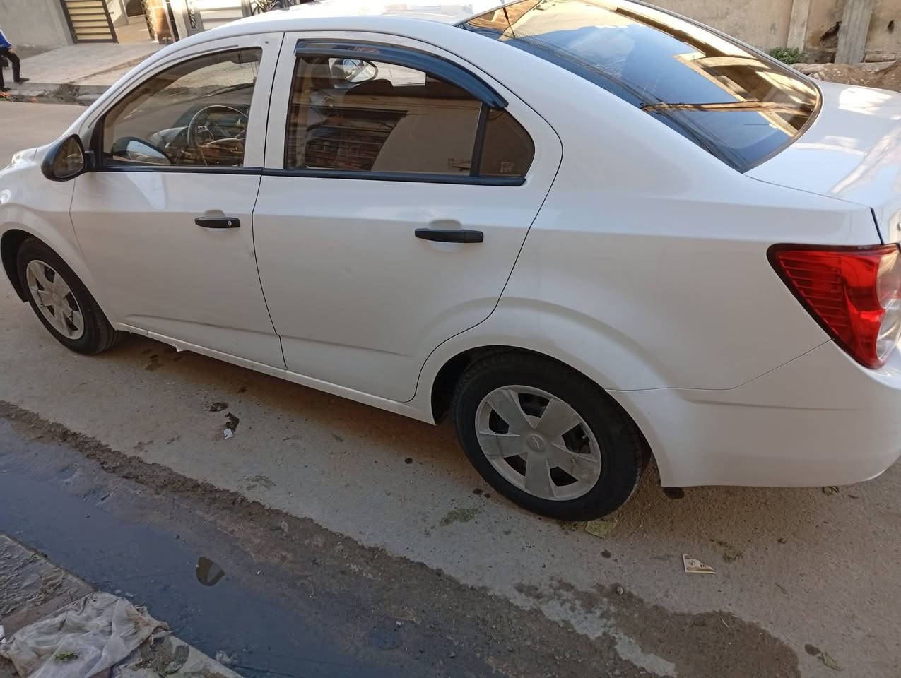 شوفرليت سونك 
موديل 12
حجم 16
المحرك و الگير شرط
🚫الضرر جاملغ خلفي صبغ+تبديل باب خلفي
شرط التحويل 
بيها كوبون
السعر 62 وبيها مجال
مكان السيارة موصل ايمن
*********** واتس
