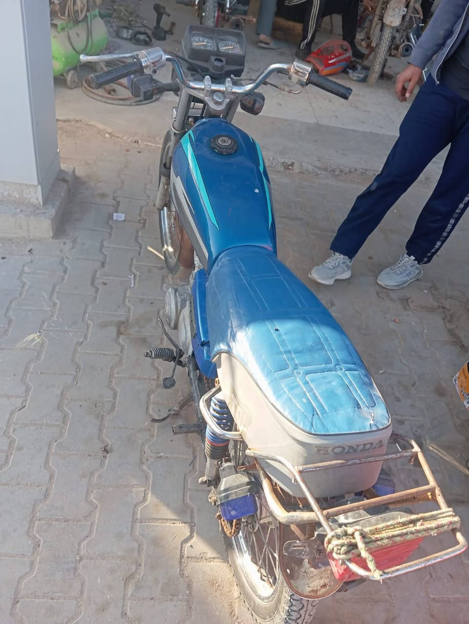 دراجة ايراني للبيع 275 وبيها مجال ادوات ابي الخصيب طريق الصحراء ***********
