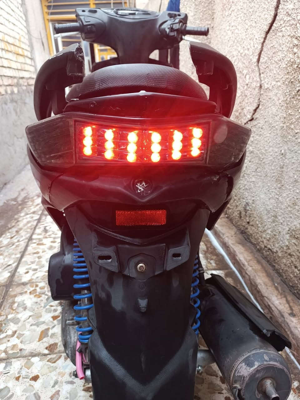 سلام عليكم شباب سكنس لد للبيع دراجه كامله شغاله بس كفرها بيه نقص دراجه شلعه ومعدل خير من الله. قبق صالنصه جديد مجامع جدد طلاعات جدد نوزل جديد جويتر جديد السعر 850 وبيها مجال قليل رقم ***********
