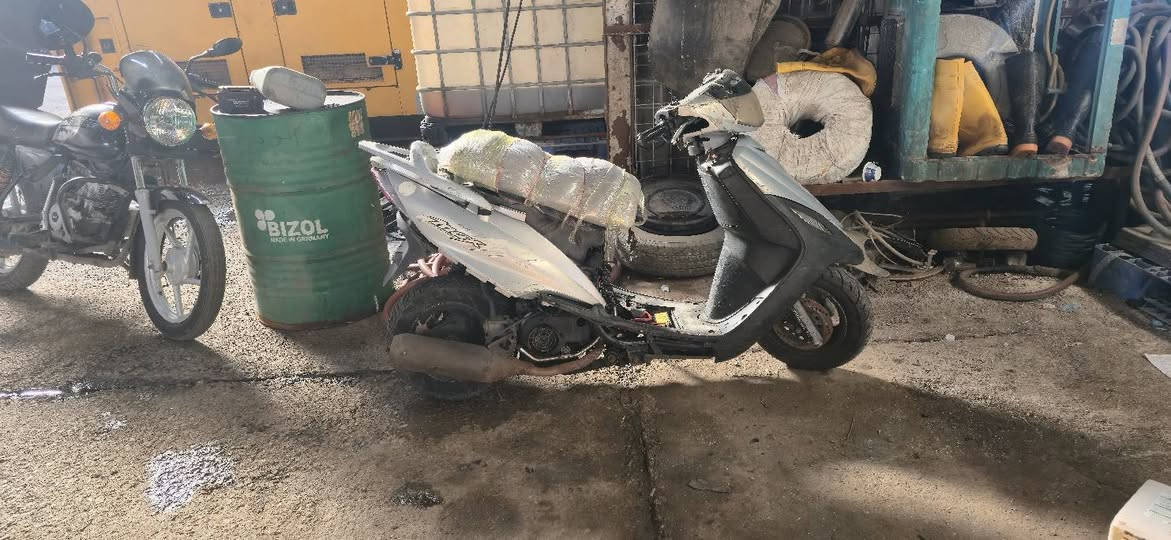 ماكس ١٤٠ لللبيع شغاله هندر ربع هندر تشتغل الدراجه نشطه سلف شغال ناقصه فقط دشالي وباتري الدراجه تمشي يردله ترتيب فقط السعر ١٢٠ الف قفل مكاني بغداد شيخ عمر 
***********

