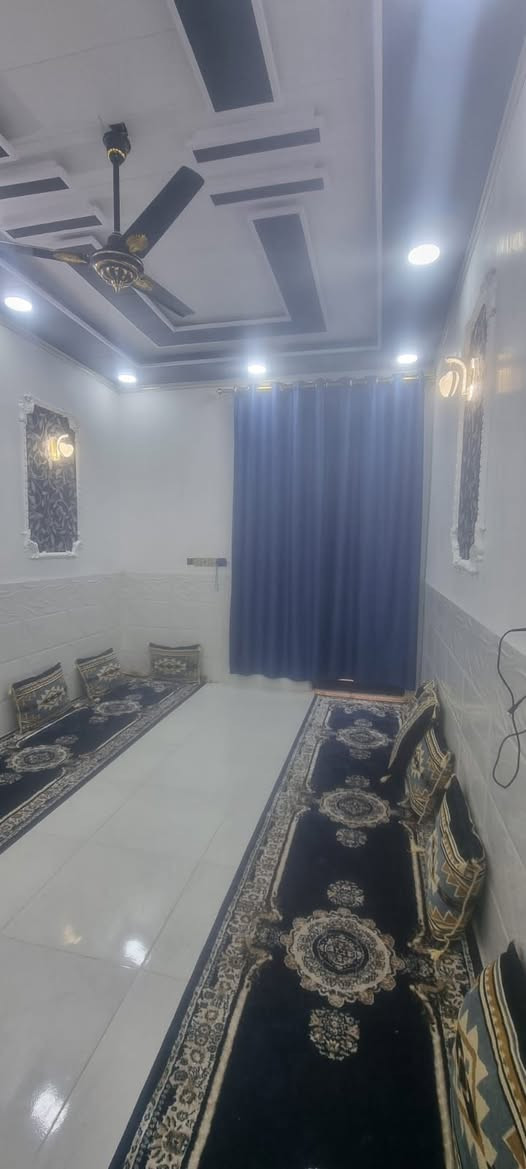 السلام عليكم دار للبيع 100مترتحتوي عله غرفه صاله مطبغ حمام دخلي وخارجي استقبال صاله فوك قياس 4+5 متر  حي النداء منطقه55 خلف
اسواق السمكه خلف شارع 60 بناء جديد درجه اؤلى مال جناي رقم الدار 55670 انتصال وستفسار اكثر.  ***********
