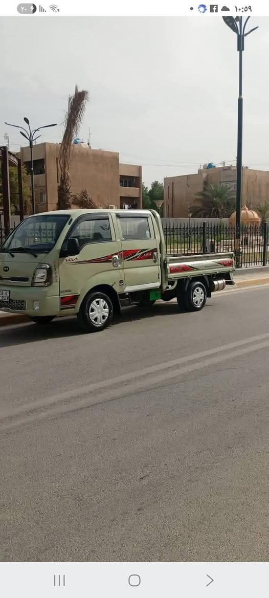 سلام عليكم كيه موديل ٢٠٠٤ مكينه ٣٠٠٠ مشترك السعر ٨٠ وبيه مجال حك الجيه مصبوغه عام جماليه مكفوله من الضربه والكص رقم شاصي واضح كير مكينه اكسن دوشمه جديده مكاني بغداد قرب الجسر الفرنسي ***********
