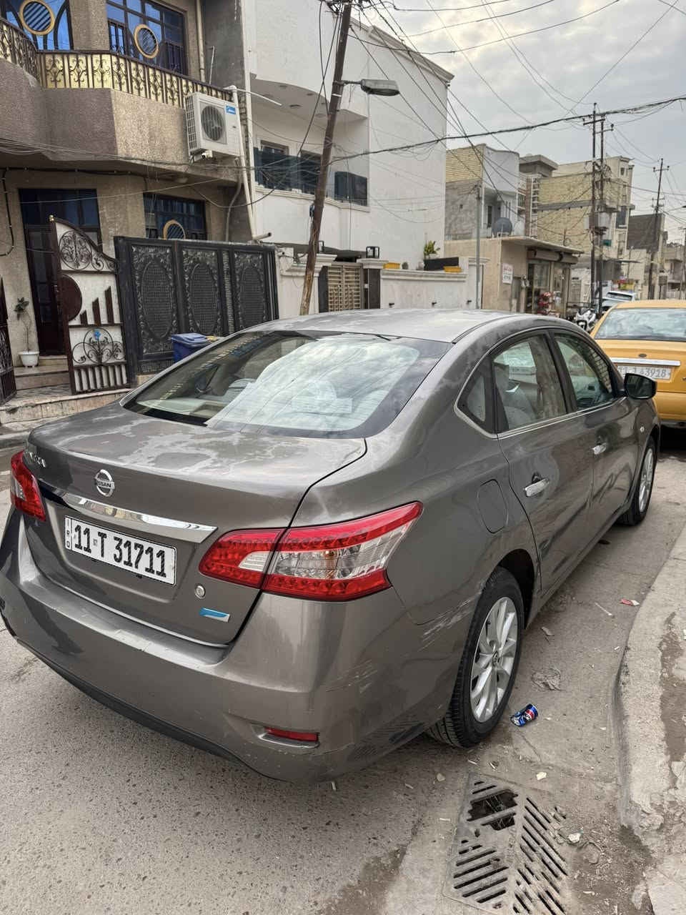 السلام عليكم 
سياره نيسان سنترا 2016 خليجي
مكفوله ما عدى الجراد الموجود بصور 
سياره نظيفه حلوه 
السعر /112$
للستفسار/***********
مكان /بغداد الجديده
