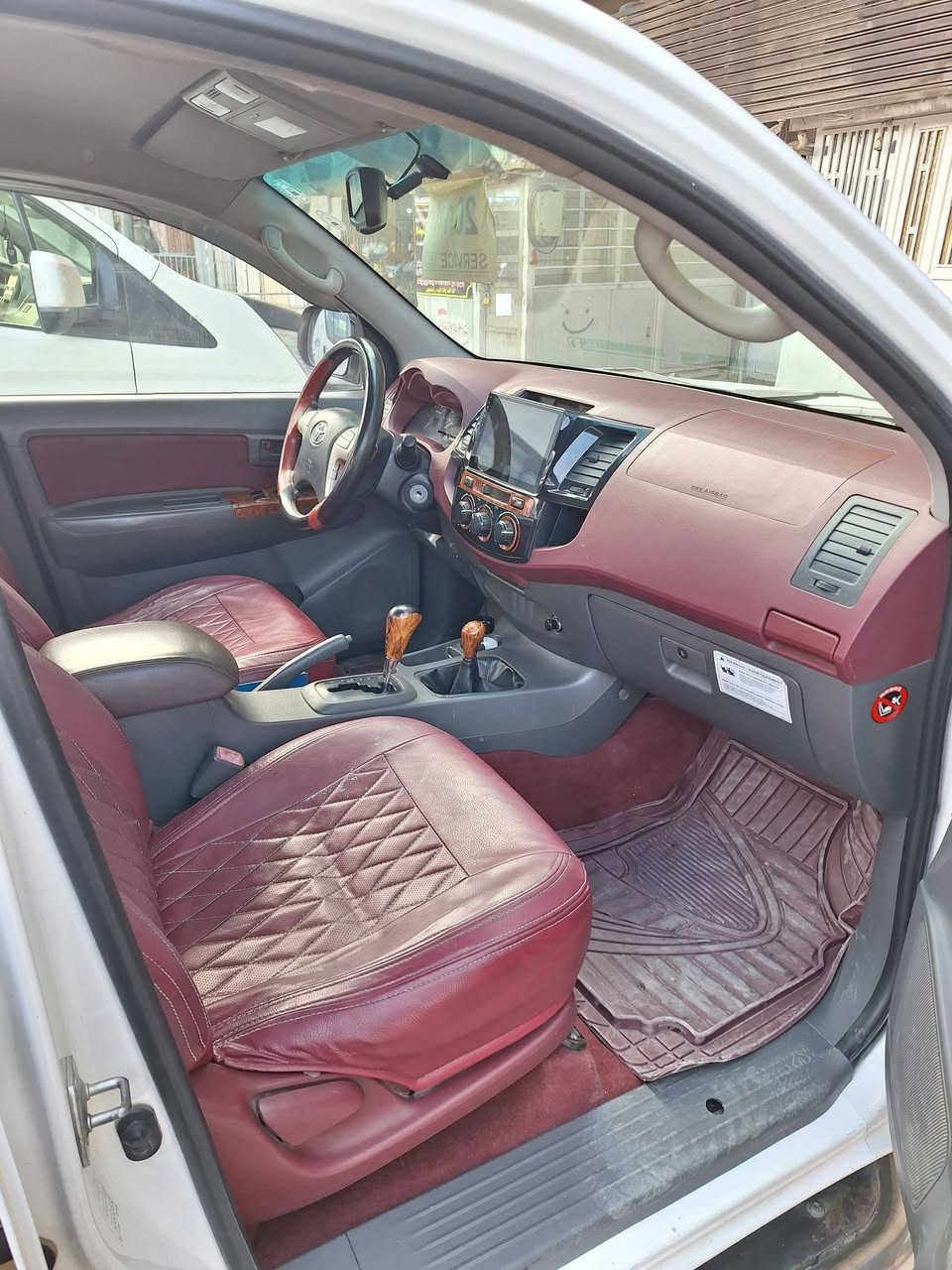 تويوتا فور وويل 2014 كير أوتماتيك رقم أربيل دولي ماشيه 165 الف محرك بلادي  مكفوله تخم تاير تريد تحويل لو وكاله للأستفسار *********** / ***********
السعر 235 $
