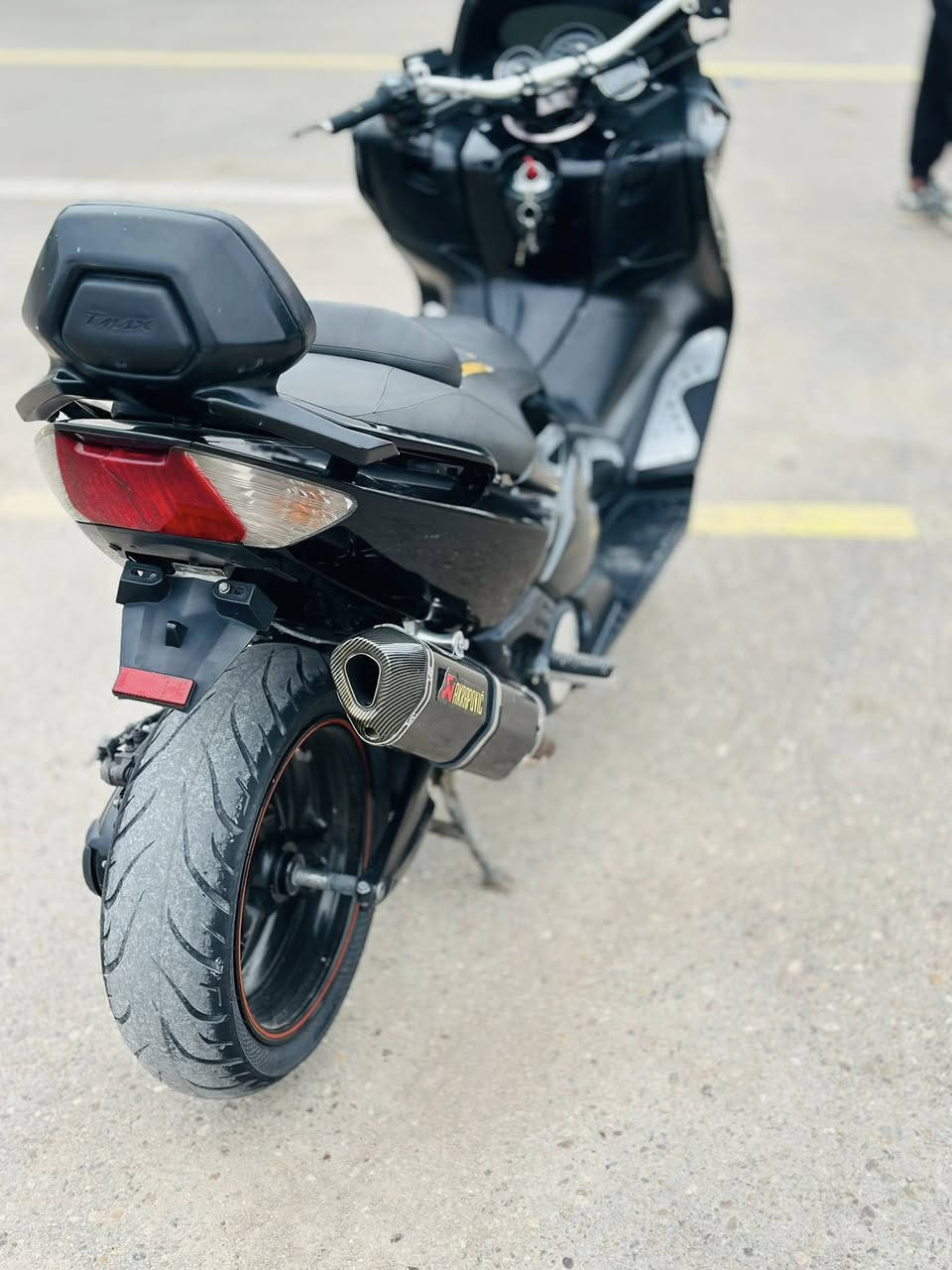 سلام عليكم تي ماكس 2011 مكينه مكفوله
وبيه تزويد صالنصه
كلج بصمه
ستيرن رياضي
دراجه سويجين
شلعه معدل تاكل الكاع اكل  
كلش مناقصه بس بيه كسر زغير بالمازده وفطر بالبجم ومصلح اصلن ممبين
مكاني بغداد الحريه 
الاتصال ***********
