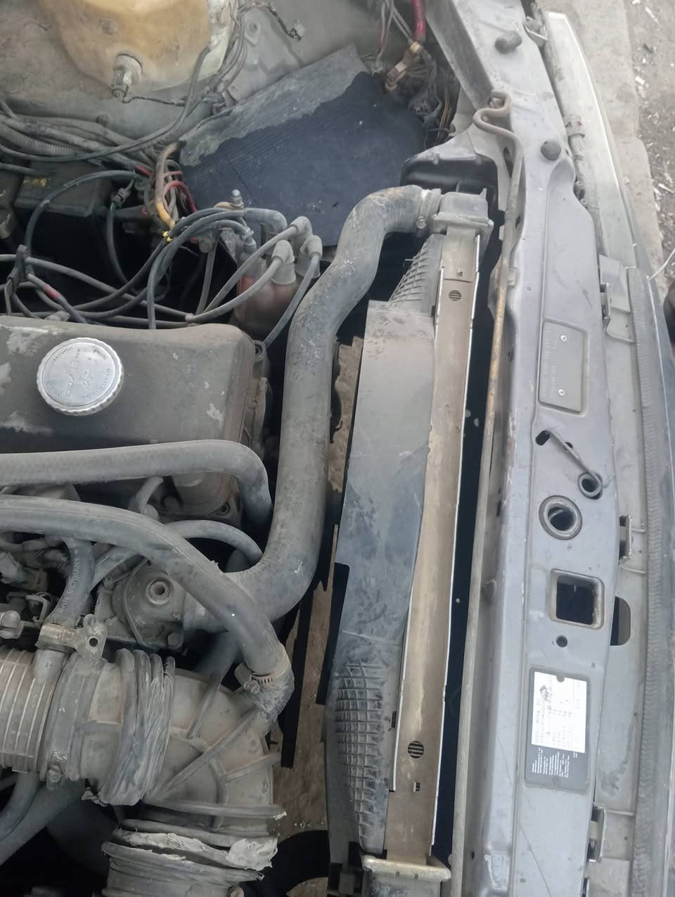 سلام عليكم
اوميكا 90 ستيشن 
مكينه 3.0 حلوه
كيره ماعرف شبي بس نمره وحده تحرك 
رقم كركوك راعيه موجود 
16 بيه مجال
مكان بغداد شيخ عمر  
***********
