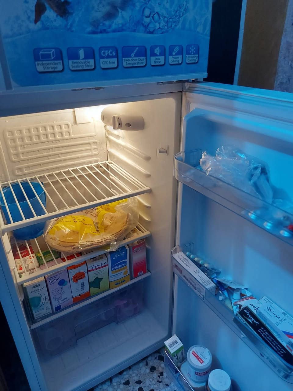ثلاجة للبيع 10قدم نوعيته هونداي نظافة 95% وشرط تجميد فول
للاستفسار ***********
