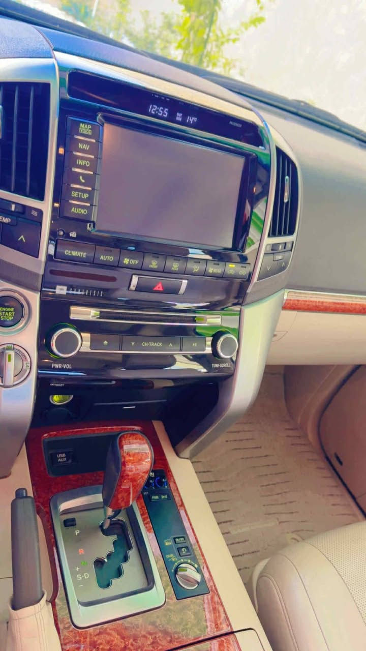 سلام عليكم
لاندكروز موديل 13 سياره فول الفول 
VXR أعلى فئة بل لاندكروز 
سياره كفاله عامه شرط الفحص 
سياره رقم أربيل رقمه جدا حلو شبه مميز 
سياره 8 سلندر كامرات 4
كشنات جلد فول للخير 
رقم أربيل 
سياره ماشيه89 حقيقي 
عنوان نجف 
الاتصال, ***********
***********
سعر 420$ وبيه مجال
