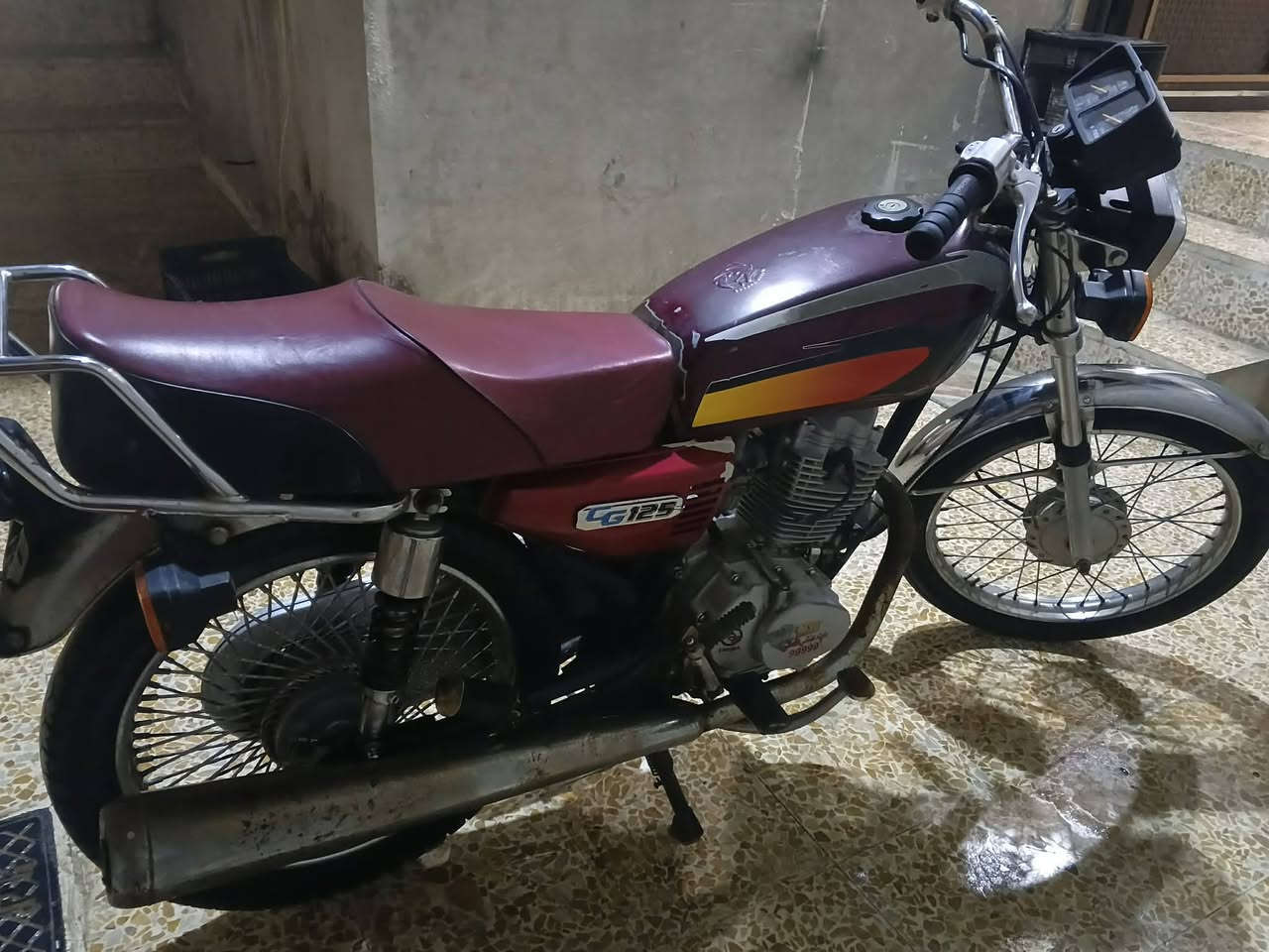 بارت عيتاني للبيع مكينه معمره جديده
كهربائيات شغالة ماطور نضيف حيل شغل وامشي 
كلجات جديده بي شلعه تخبل السعر 300 وبي مجال 
مامتواجد على الفيس 
***********
‏‪***********‬‏
