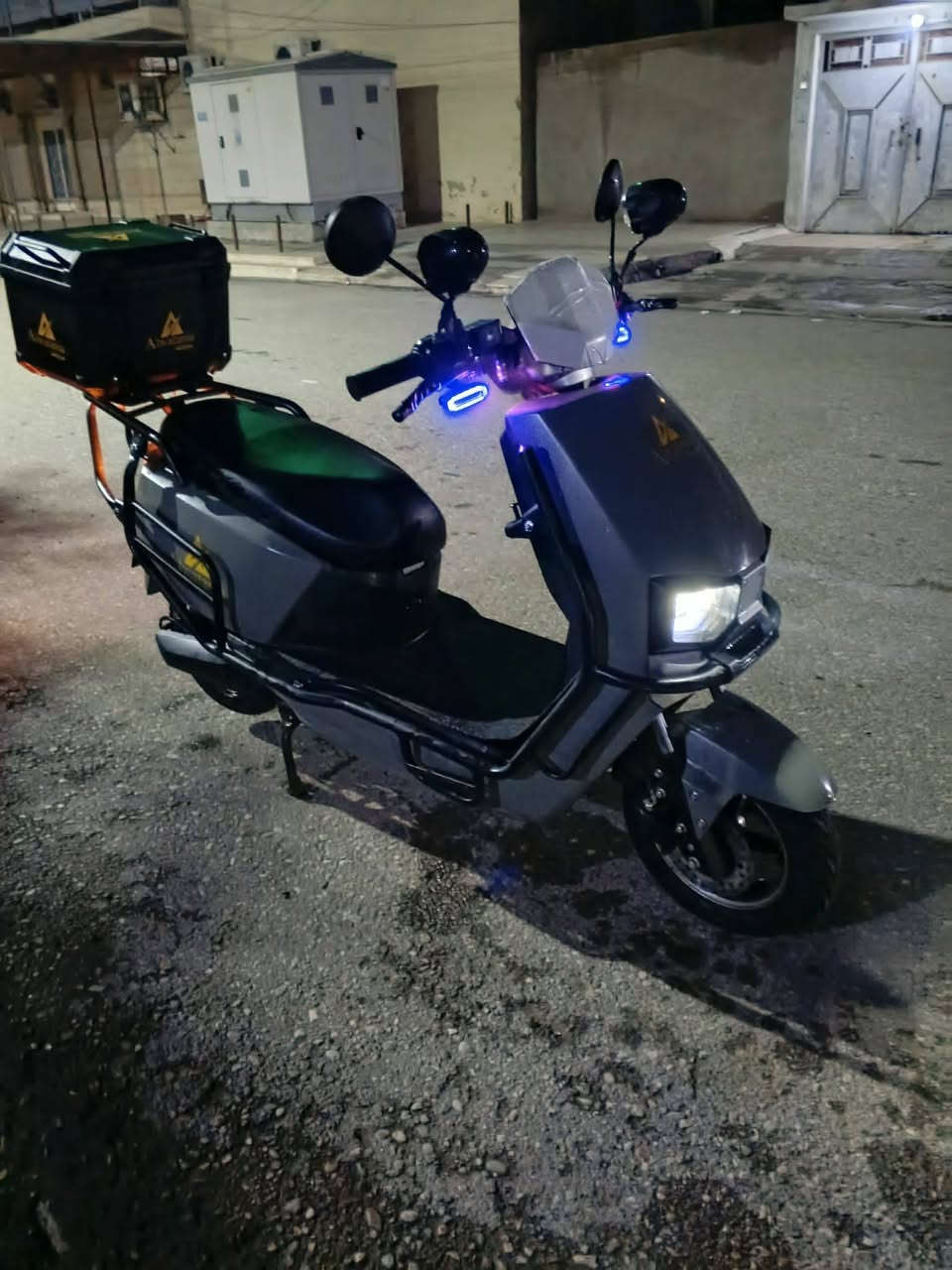 السلام عليكم ماطور شحن للبيع السعر 850 وبي مجال الرقم ***********
