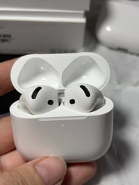 سماعات باله أمريكي Air pods 4 الحديث اصلي باله أمريكي ، باله مستعمل بس...
