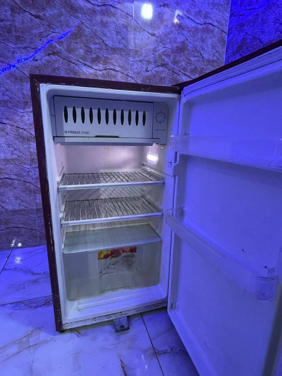 ثلاجة للبيع مستخدمه قليل السعر 70 وبيها مجال
للاستفسار خاص


**إذا كنت صاحب هذا الإعلان وتريد حذفه لأي سبب، رجاءا أرسل رسالة إلى الدعم الفني**