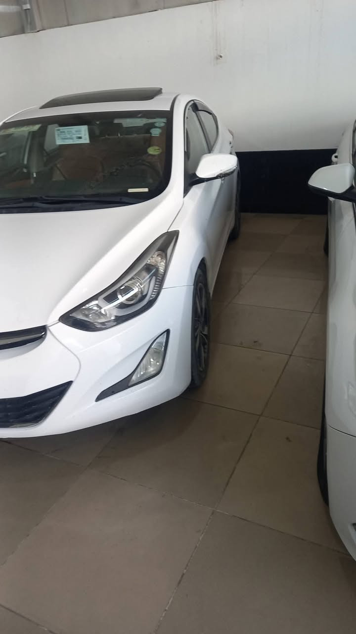 السلام عليكم ورحمة الله وبركاته 
النترا موديل ٢٠١٤ البيع السعر ١٢٨ وبيها مجال
رقم الهاتف ***********
