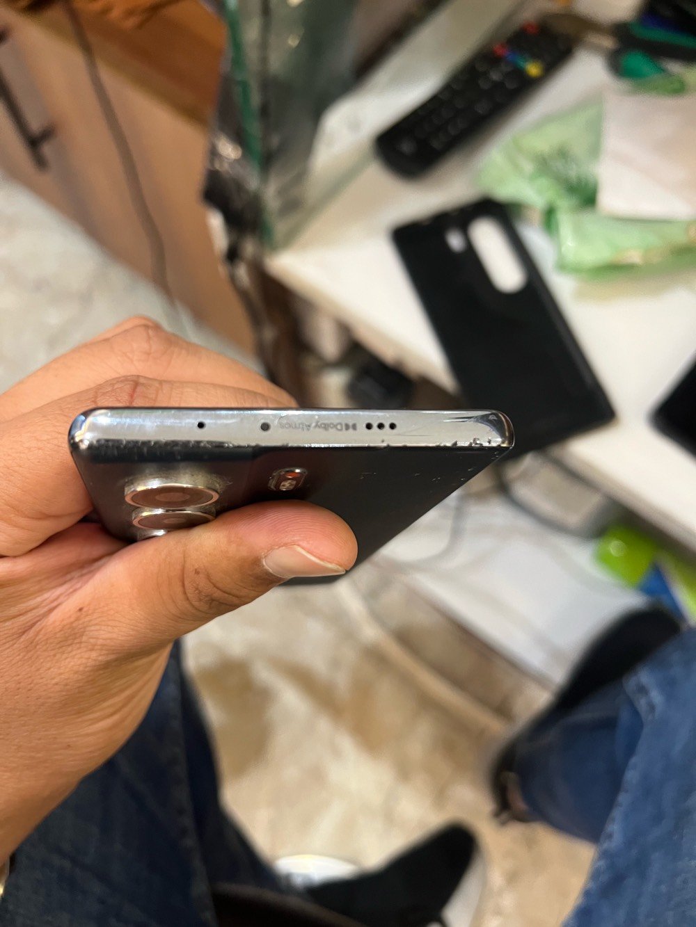 جهاز تكنو كمن 40 برو 5G نضيفف 
فقط الشاصي بي جلخ بسيط 
ذاكره ٢٥٦ 
الرقم ***********
