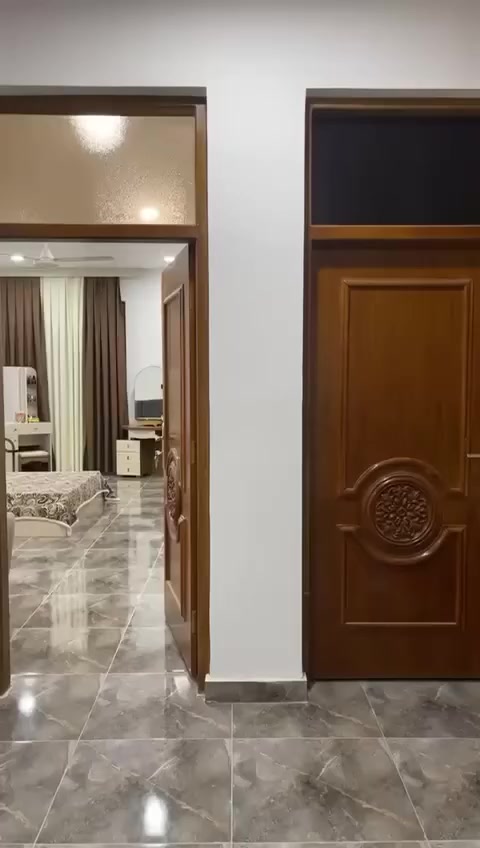 السلام عليكم بيت للبيع مساحة ارض 300مترمساحة بناء 160حديقه كراج سياره 140متر البيت ركن قريب ع شارع عام المدائن سلمان باك منطقه تصنيع شارع قاعة اوسكار طابو صرف الاستفسار ***********
