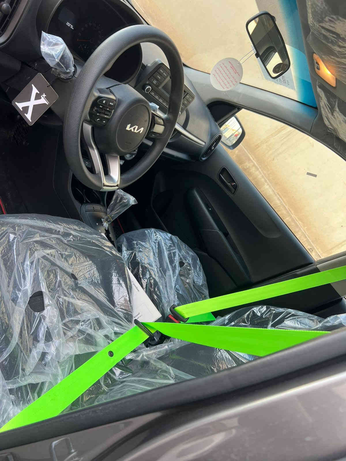 السلام عليكم 
بيكانتو للبيع 2023 خليجيه
ماشيه 23 الف فقط 
مطلوبه للمصرف استقطاع مباشر وكاله ثاني يوم 
بيها تبديل بنيد وجاملغ امامي 
وصبغ جاملغ وباب خلفي 
مواصفات الخليجي معروفه 
سياره نضيفه وجديده 
السعر 100 ورقه 
للاستفسار 
***********
