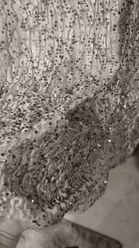 مرحبا بنات 
عندي هذا الفستان لونة فضي 
يجنن باللبس يلمع لمع مثل مدتشوفون وثكيل
يلبس قياس 38-40
يرهم للعقد او تلبيس حلقات 
كلش نازك وفخم
رايدته ب 70 الف
موجود توصيل


**إذا كنت صاحب هذا الإعلان وتريد حذفه لأي سبب، رجاءا أرسل رسالة إلى الدعم الفني**