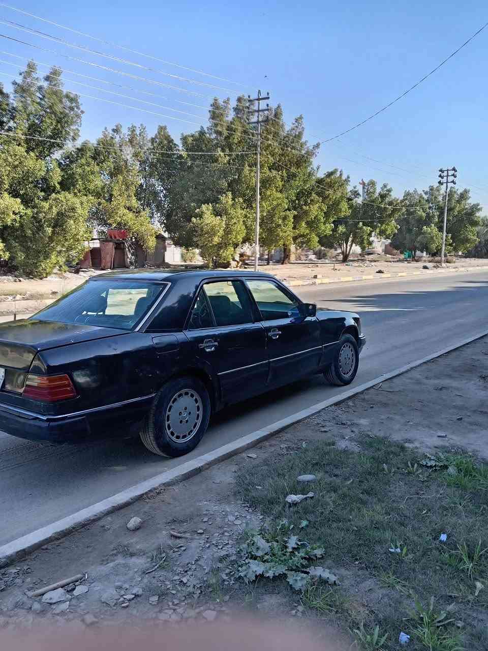 مرسيدس دوب موديل 1990 رقم دهوك وكاله مباشر
ماكينه وجير بطه
حداديه نظيفه
مكان كربلاء
***********
للبيع او مراوس
