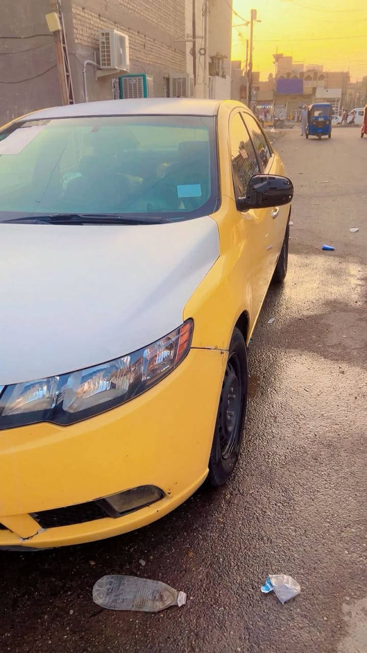 السلام عليكم
سياره فورتي  2011 
كندي ضربتها بنيد  والباب الوره فقط 
مكينه جديده هيه وتفرهاتها 
منضومه تبريد كامله جديده 
منضومه ماء كامله
شواصي + لغود كفاله
السياره جاهزه منً كل النواحي 
بغداد مدينه الصدر 
السعر ٨١
***********
