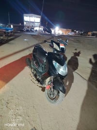 شباب دراجه سكنس فحل شغاله طبيت بطسه وطفة ابيعه على وضعيته ٢٠٠ وبيه مجا...