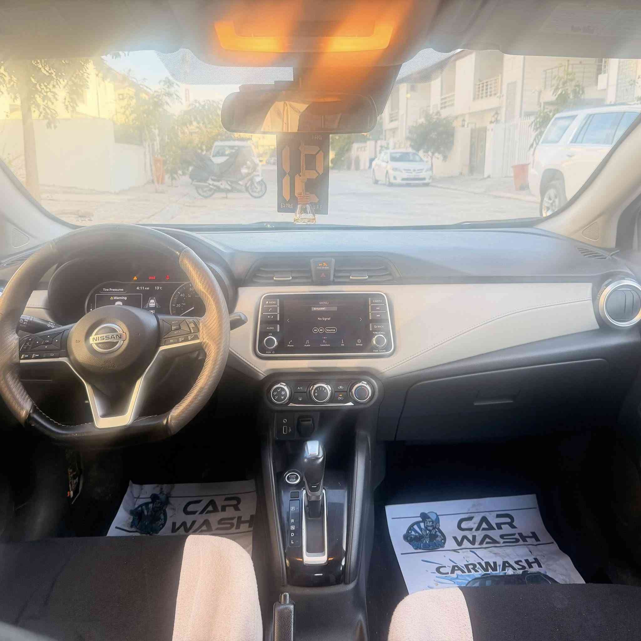 نيسان فيرسا 2021 
موصفات sv
بصمة ابواب +بصمة تشغيل
شاشة ايباد تدعم كار بلي 
حساس خلفي 
رداد امامي خلفي جانبي
فول تحكم استيرن جهتين 
كروز سرعة وتحديد ومسار قيادة الية
توقف ذاتي 
نقاط عمياء
ماشي 51 الف ميل
وباقي موصفات معروفة 
حادث كلش بسيط بجم امامي وخلفي كبس 
حادث جاملغ الامامي طرف السايق صبغ
وباب الخلفي والجاملغ الخلفي طرف السايق رش امريكا
سيارة شرط بدون قطرة دواخل 
صور الحادث مرفق مع الصور
مكان السيارة في كركوك
السعر ١١٨ ومجال بسيط جدا
الاتصال: ***********
***********
