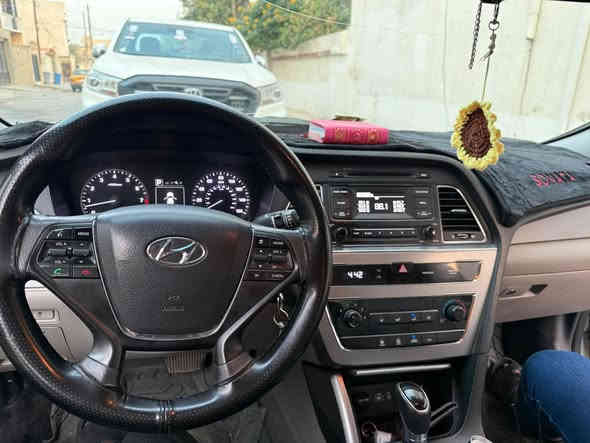 السلام عليكم 
سوناتا 2017 للبيع 
2400 جي دي اي 
سيارة مناقصهة اي شي ضمان كامل 
من شاصي ولغود ومكينه وكير 
حادثهة قبغ صندوك وجاملغ خلفي صبغ بدون تبديل صور الحادث موجودة بالمنشور
البجم كبس 
رقمهة بغداد سنوية بأسمي تحويل ثاني يوم 
مكاني بغداد الاعظمية
تجي تكلب السياره وترابك لاي مكان عاجبك
اذا مو نفس الصور والحجي لتاخذها 
للاتصال ***********
التواصل واتساب غير متواجد على الفيس 
السعر 133 وبيهة مجال
