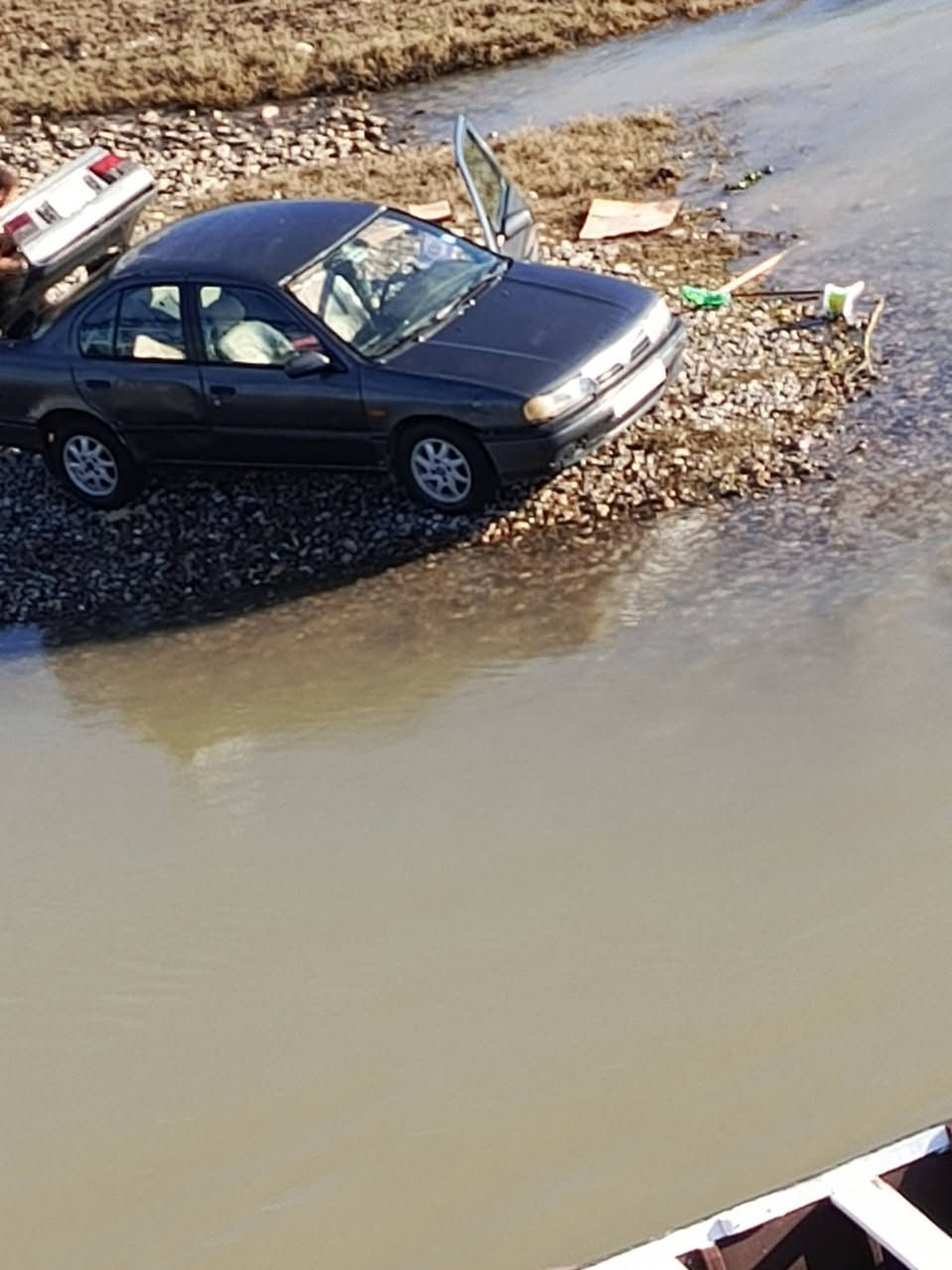 السلام عليكم للبيع سياره
نيسان برامير رقم صلاح الدين دولي 
شرط التحويل أو تريد ركاله 
موديل 1993 سنويه لل30 
محرك16 جديد كير جديد 
صدر جديد باتري جديد 
كهربائي كله شغالة 
تواير جدد السعر 35 
***********
