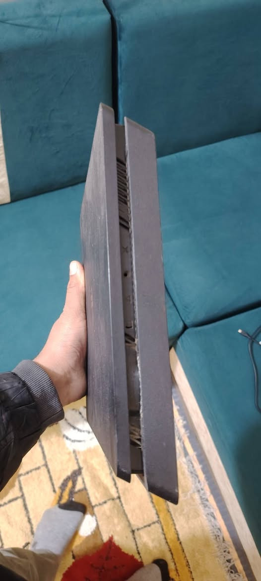 سلام عليكم بلي 4سلم ذاكره 500نظام 12.52مهكر قرص جهاز نظيف كامل ملحقاته مع جوستك عدد ثنين بي العاب بيس درايفر حرب مكاني بغداد حي اور او سبع قصور
***********
