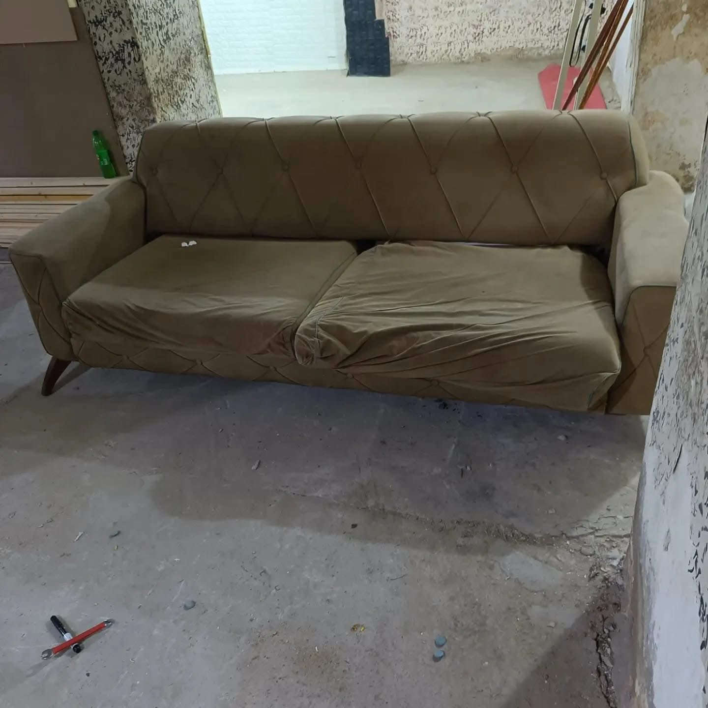 تصليح وتجديد جميع انواع التخم والديوان. العنوان الديوانيه حي الامين***********
