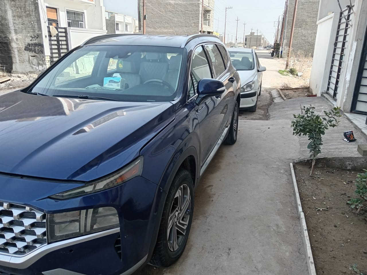 سلام عليكم للمراوس فقط بسبورتج سنتافي 2021 فول عده الفتحه حادثه جاملغ وربع البنيد جهت السايق لاتصال ***********
