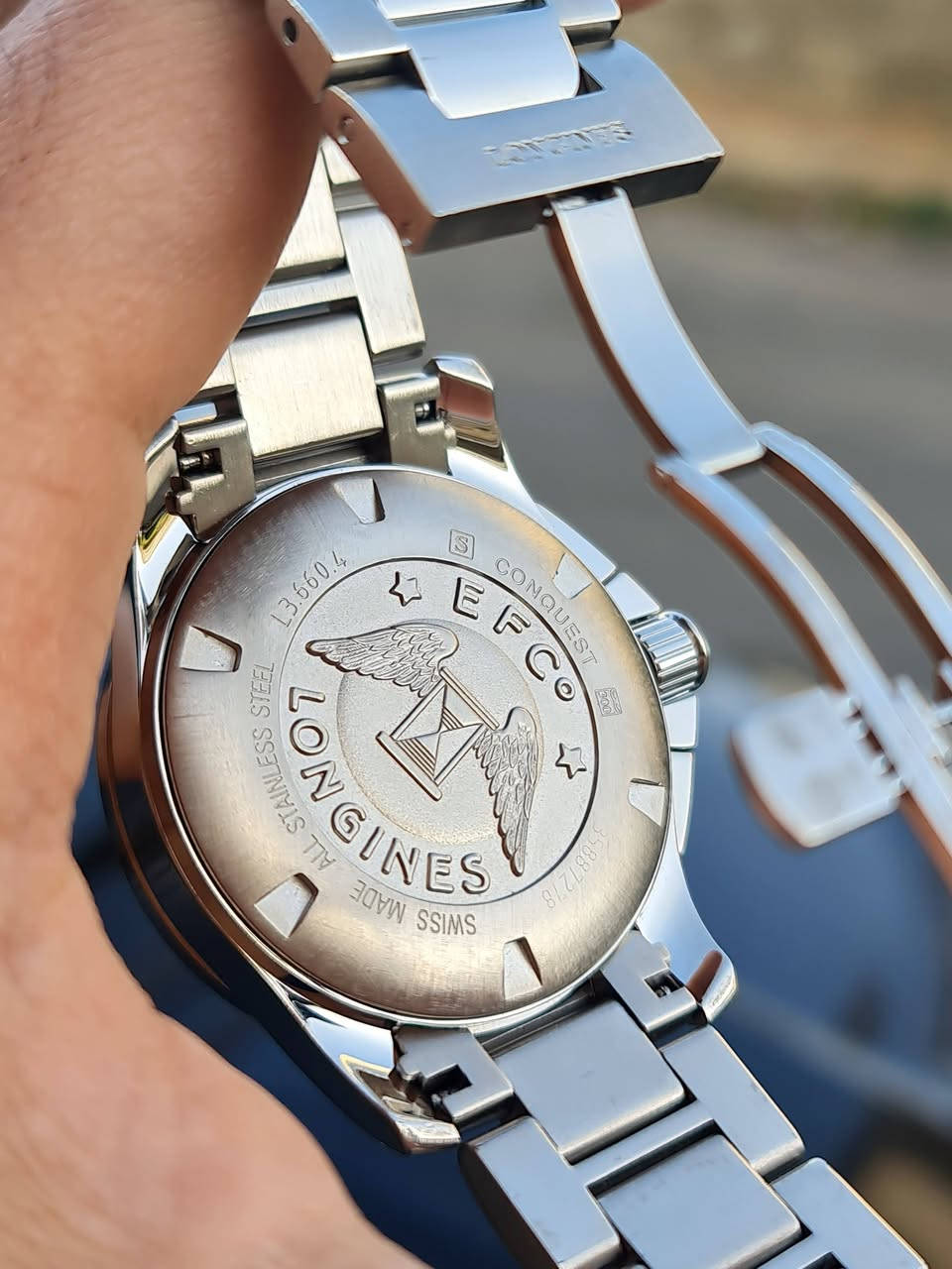 LONGINES CONQUEST L3.660.4 — DOUBLE 
CHRONOGRAPH

مو أي ساعة تملك سبع عقارب…
هاي تحفة تجمع القوة والدقّة والفخامة السويسرية في تصميم واحد 👑

⌚ Longines Conquest L3.660.4
نظام Double Chronograph نادر، يسمح بقياس توقيتين منفصلين في آنٍ واحد — بدقّة لا تُخطئ.

🧭 المميزات:

سبع عقارب تعمل بتناسق مذهل

ماكينة كوارتز سويسرية عالية الدقة

كرونوغراف مزدوج (Split-Seconds)

زجاج Sapphire ضد الخدش

هيكل من الستانلس ستيل الفاخر

تصميم رياضي أنيق بلمسة كلاسيكية راقية

⚙️ ساعة صُنعت لعشّاق التفاصيل،
ولكل من يعرف أن الوقت الحقيقي… لا يُقاس إلا بلونجين.

💎 تصميم يجمع بين القوة الرياضية والفخامة الكلاسيكية
سواء كنت ببدلة رسمية أو لبس كاجوال… هاي الساعة تفرض حضورها بدون ما تحاول.

🕰️ LONGINES CONQUEST L3.660.4
الدقّة، الفخامة، والهيبة… في ساعة وحدة فقط.

سعرها جديد ما يقارب 1000 دينار وغير متوفرة من النوادر 

للبيع بسعر مناسب ومغري🔥🔥
والله يبارك لصاحب النصيب🌹🌹
للتواصل على الرقم التالي او على الخاص 0795472588

✨️يرجى متابعة الصفحه لكي يوصلكم كل ما هو جديد ✨️⌚️


**إذا كنت صاحب هذا الإعلان وتريد حذفه لأي سبب، رجاءا أرسل رسالة إلى الدعم الفني**