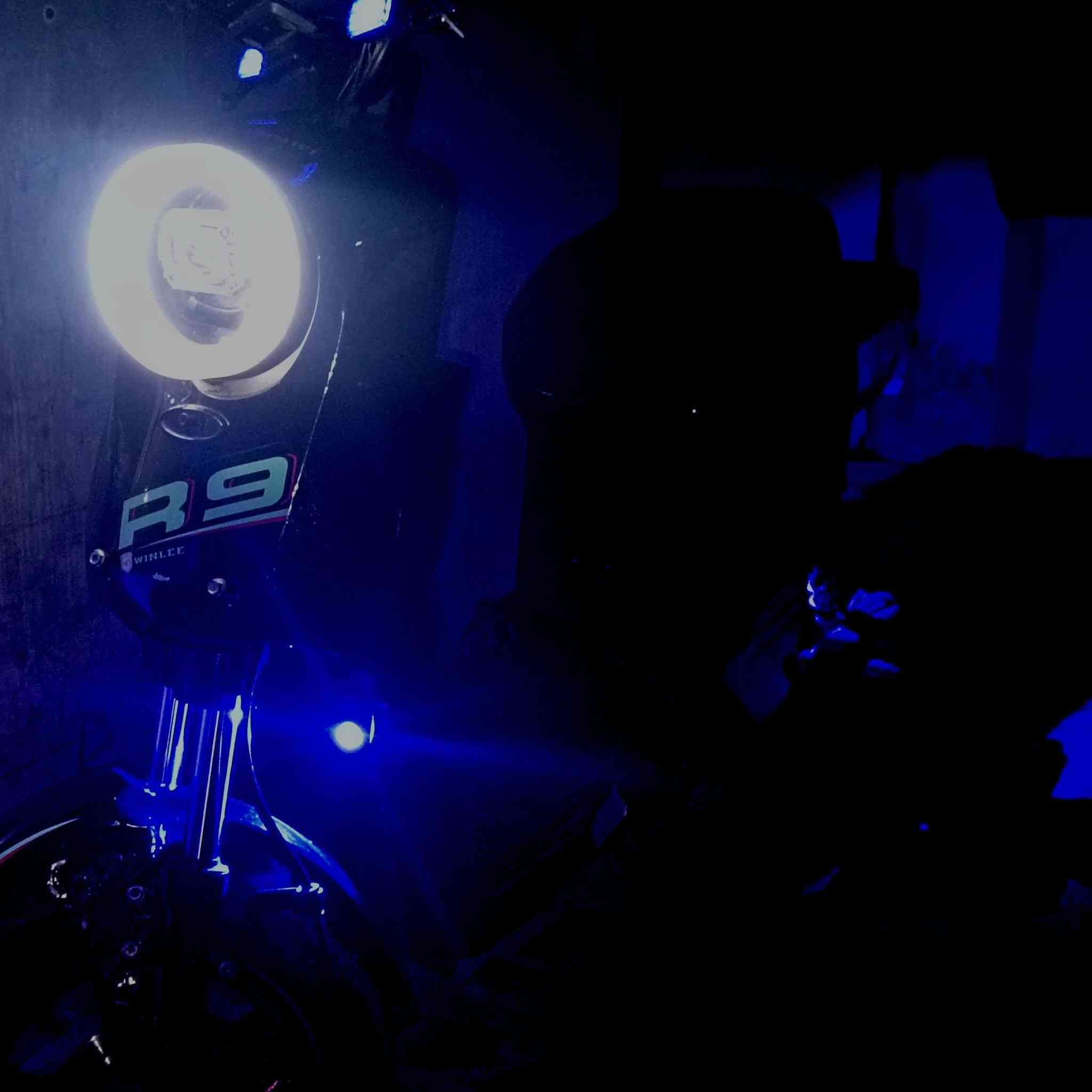 السلام عليكم
عند دراجه شحن R9
بس بطاريات هابطات هو يشتغل بس البطاريات 
السعر 250وبي مجال 
العنوان ديالئ شهربان مقداديه حي العسكري 
موجود خاص 
للاستفسار ***********
