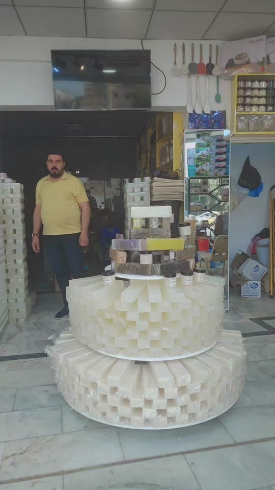 تعلم صناعة الصابون صار أسهل ويانه ✨🧼 إذا تريد تبدأ مشروعك الخاص أو تتعلم شغلة ممتعة ومربحة 💕 نوفرلك تعليم صناعة الصابون بكل أنواعه خطوة بخطوة 😍 ✔️ صابون كلسرين ✔️ صابون طبيعي ✔️ إضافات وألوان وعطور ✔️ أسرار التذويب والتنسيق الاحترافي حتى إذا مبتدئ راح تتعلم بسهولة 🤍 وكل المواد والأدوات متوفرة عدنا ✨ ابدأ مشروعك اليوم وخلي شغفك يتحول لنجاح 🌸 للاستفسار والتفاصيل راسلونا 📩 #مكتب_تفاحة #*********** #
