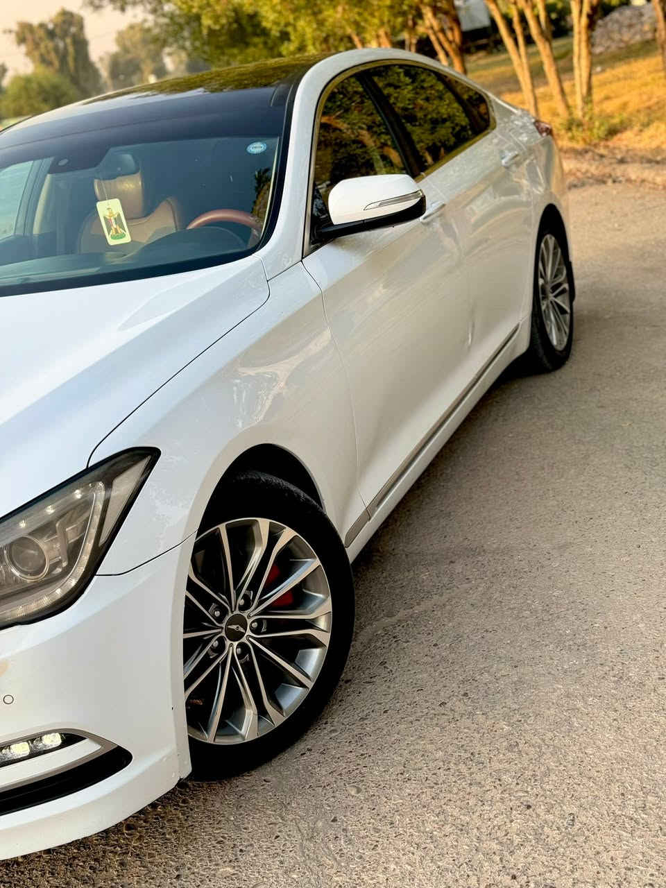جنسيز g802015 كوري أصل.
المحرك (V6) بسعة 3.8 لتر

بأسمي شخصيا

 _. كشنات أمامية كهربائية ()+ تبريد وتدفئة المقاعد جلد

_. رادار أمامي، خلفي، وجانبي نقطة العمياء

_. تحديد مسار + تنبيه الخروج عن المسار

_. علامة ترحيب (شعار جينيسس) عند الاقتراب

_. حساسات أمامية وخلفية 360 درجه

_. مرايا تعتيم ذاتي + قلاب + هيتر + شعار جينيسس

_. لايت LED نهاري وليلي + عدسات زينون عالي/واطي أوتو

_. خاصية الصعود المريح (الكشن يرجع للخلف مع الستيرن عند النزول )

_. خفض صوت التبريد والصوت تلقائياً أثناء الاتصال

_. نظام صوتي Lexicon بـ 17 سماعة

_. 4 وضعيات قيادة: عادي – إيكو – سبورت -ثلوج

_. ستيرن كهرباء 

_. كير  8 نمر . شفتات ستيرن

_. بانوراما كامل

. خزن ميموري لوضعيات الكشن

_بردة خلفية كهربائية تنزل عند الرجوع للخلف + جوانب 2 خلفيات

_. تبريد 3 مناخات منفصل

_. جام أوتو (4 جام)

_مانع تصادم+ قياده ذاتيه+ مثبت سرعة ذكي يحافظ على المسافه بينك وبين السيارة الامامية

_.ترحيب عند الاقتراب وبصمة ابواب  

سيارة احلة من صور+ إدامة كاااملة للسيارة من مجموعة البنزين بالكامل+ غرفة احتراق+ صدر امامي خلفي+ تخم تاير وبطارية جديدة يعني كلشي متصرف عليهة

كير محرك تبريد عل شركة 

السعر 187

المسيب 

***********

غير متواجد ع الفيس 

وتساب. او اتصال ع الخط متوفر
