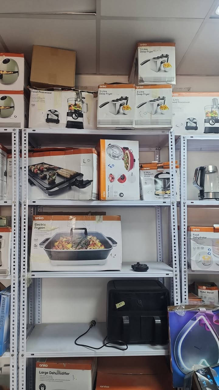 السلام عليكم عندي بضاعه ماركه انكو تصفيه مخزن بيع جمله سعر كيلو 5000 للاستفسار الاتصال على رقم 
***********
