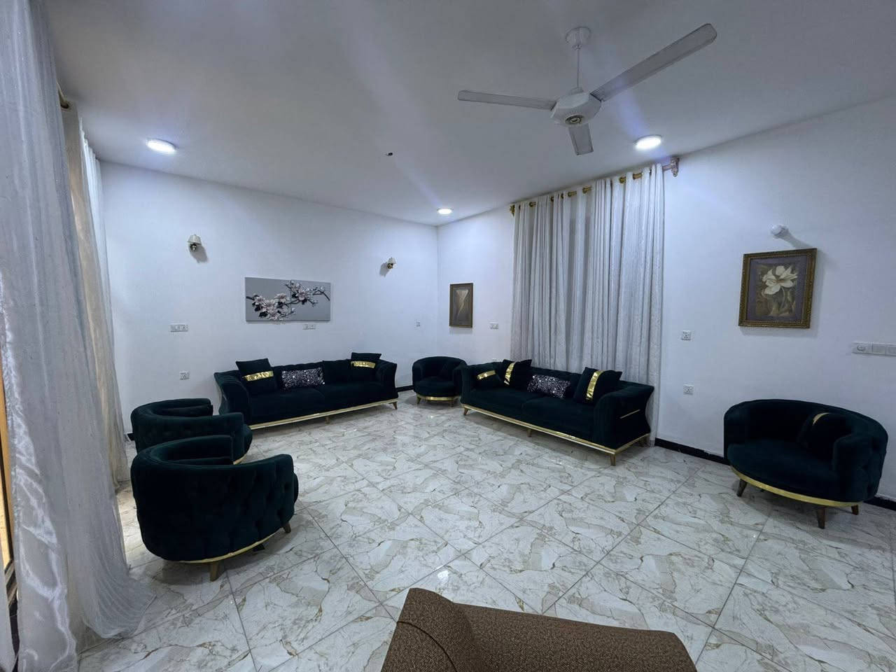 📍 بغداد - حي الجهاد - المكاسب
📞 ***********

🏊‍♂️ مسبح للكبار قياس 5×10
🔥 شوايات خاصة للسمك والمشاوي
🛋️ صالة كبيرة مجهزة بشاشة عرض
📶 إنترنت مفتوح
⚽️ ملعب كرة قدم
🏀 ملعب كرة سلة
🎱 بليارد
🏓 تنس طاولة
♟️ شطرنج ودومنة
🎠 ألعاب للأطفال
🛏️ غرفتا نوم مزدوجتان
🍽️ مطبخ متكامل
🚿 حمام متكامل
☕️ جلسة عربية خارجية
⚡️ كهرباء 24 ساعة بدون انقطاع
🚗 كراج خاص للسيارات
