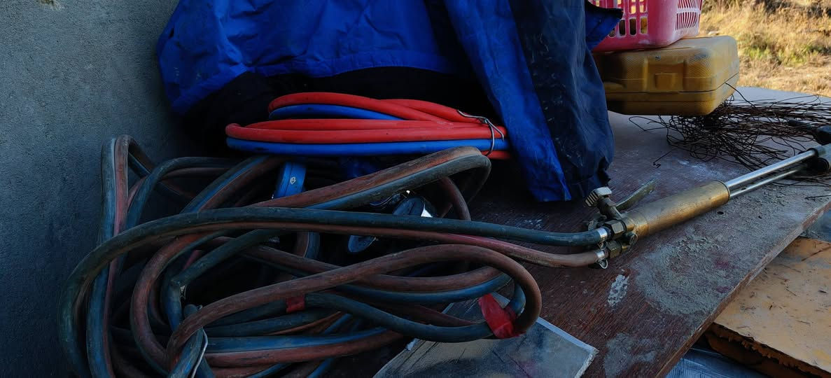 سلام عليكم أدوات أوكسجين للبيع منضومه كامله وبطلين أوكسجين المكان ناصريه ***********
