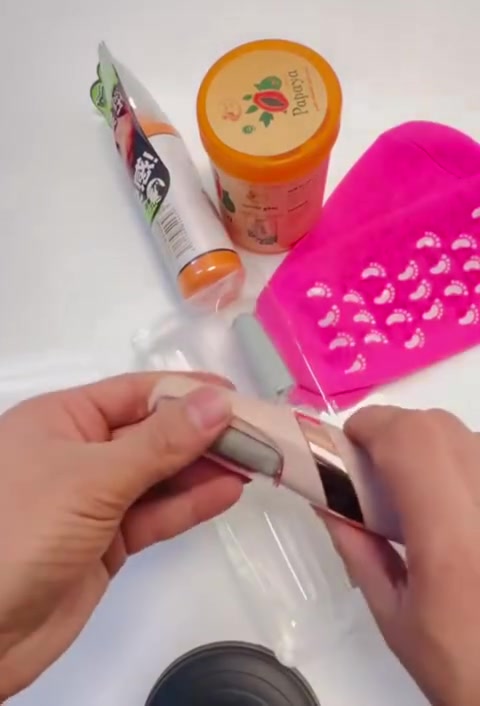 😍جبــنالــكم عرض وبســعر خيــالي ويخص القدميــن وتعالي بعد ولبسي الكعب وياه عرضنــا ماكو احراج بعد 💪😌 

العــرض يشمــل :_. 

1_قلم القــدم الكهربائــي 

2_جــواريــب سليــكون للقــدم

3_مقشر قــدم الكــوريي #الاصلــي

4_كريم بابــايــا للقــدم 

🔥المميزات 🔥
1_ يتوفر 2 رأس ( خشنة + ناعمة) قابلة للتبديل.
الرأس الخشنة تساعد للتخلص من الجلد الميت و التشققات.
الرأس الناعمة تقوم بتنعيم ملمس القدم.
بها 2 سرعة لتختاري المناسبة ليكي.

2_🌸جواريب سليكون للقدم 
من الخارج قماش فرو ومن الداخل جل تحتوي مجموعة زيوت زيت الزيتون فيتامين E
تمنع وتعالج  تشقق القدمين و الجفاف

3_ 🔴مقشر_قدم كوري 
#الاصلي
بخاخ تقشير القدم الفوري [ازالة الجلد الميت من القدم من الاسفل ومن الاعلى تصبح القدم بيضة وناعمة وينزال الجلد الميت والسواد وكذالك يستخدم لكوع اليدين الداكن . 🔥

4_كريم بابايا يغذي ويرطب ومبيض للقدم

عندج بكج متكامل عن القدمين بعد ماتحتاجين ترحين سوين جلــسات عنــايه قدمين عد الكوافــير مركــزنا وافرلكم كلشي وبســعار خيــاليــه 👏🔥

ســعــر العرض الرهيــب من صــدك رهــيب .🔥 

للحجز والاستفسار خاص 
يوجد توصيل بغداد والمحافظات


**إذا كنت صاحب هذا الإعلان وتريد حذفه لأي سبب، رجاءا أرسل رسالة إلى الدعم الفني**