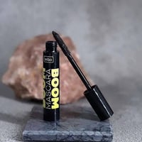 مسكارة ويبو بوم • سواد فاحم • تكثيف وتطويل