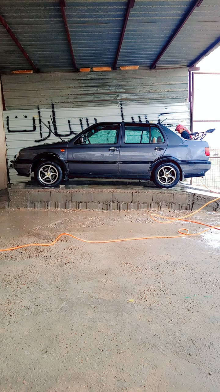 اسلام عليكم ورحمه الله للبيع او مراوس حسب النظافه بعظم نفخ محرك 1800 كير عادي تخم تاير كهربائيات شغاله مسجل شاشه سنويه بأسمي 
تحويل مباشر تبريد ثلج شرط سعره قفل 40 ***********
