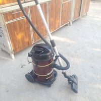 مكنسة كهربائية • نظيفة