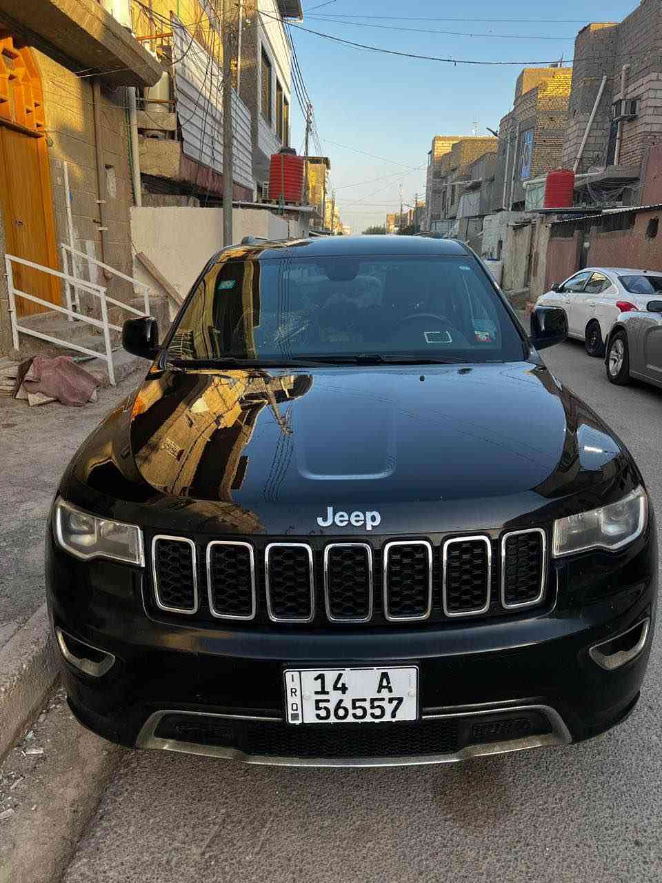 جيب كراند شيروكي 
لاريدو 
2018 
حادثها موضح بلصور جاملق امامي فقط بدون ايرباك ودواخل 
تحكم مقود 
نظام اطفاء عند التوقف 
شاشة كبيرة كاربلي 
نظام ايقاف ذاتي 
كشنات مخمل 
جنطة كهرباء 
تشغيل عن بعد 
رقم بصرة جديد 
عنوان السيارة بصرة 
***********
السعر 225$ البصرة, العراق
