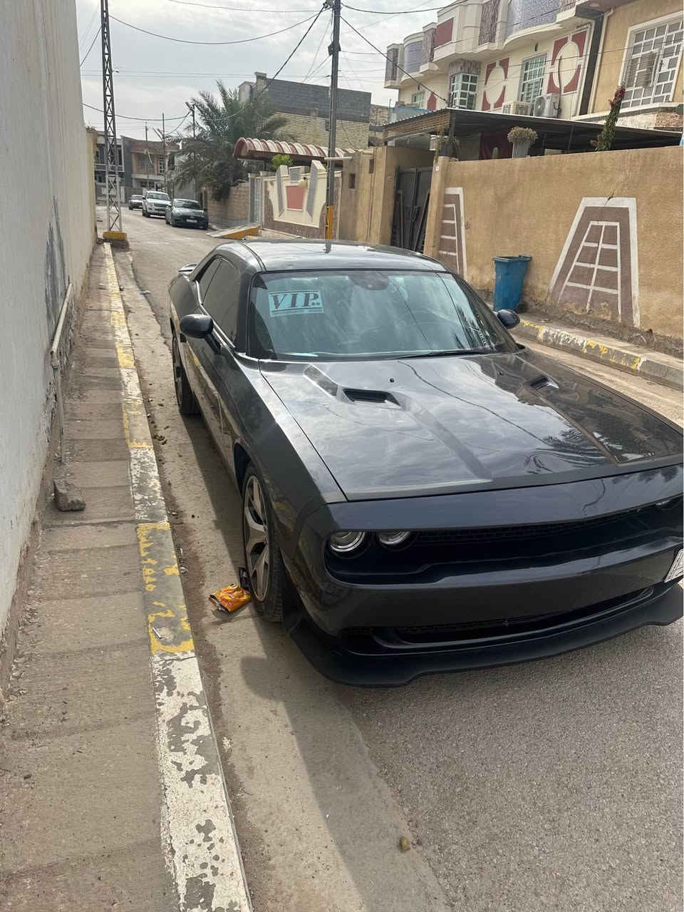 جالنجر ٢٠١٦ وارد امريكي السياره نظيفه بشكل بيها ٣ قطع 
بنيد وجاملغ وباب وشويه من الجاملغ الخلفي جهه الصدر انطخت بيدي وانصبغ رش فقط للجماليه 
هزه وسنويه جديده 
اتصل ***********
*********** بلاد رز, ديالى
