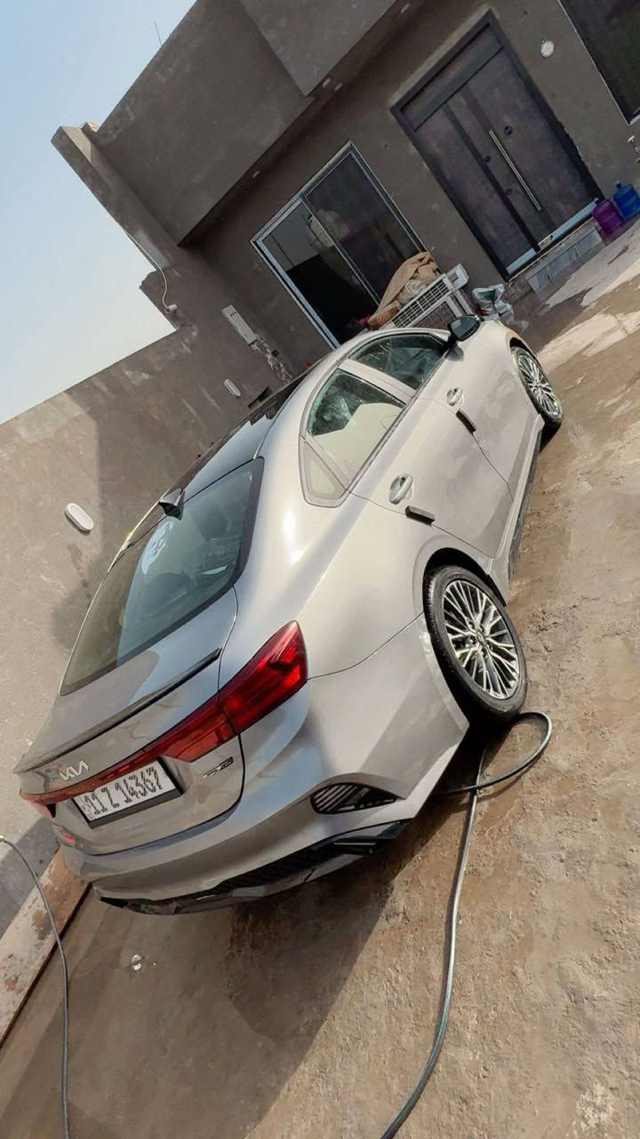 سلام عليكم فورتي موديل 24 فول الاخير GT معوقين مال ولد شاب اني مستورد سياره حادثه بنيد بارد وجاملغ مبدل بدون برباك سياره جديده ماشيه 31 السعر135 بيه مجال مكان بغداد حي ور الاستفسار ***********

