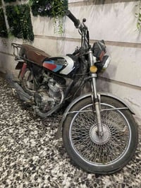تايكر 4 گير الدراجه تاركها صار فتره بس نضف الكابريتر وشغل بيها نواقص ق...