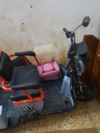 دراجه شحن للبيع نقصه سويج و ٤ بطاريات فقط جديده وضيفه بس متروكه السعر ...