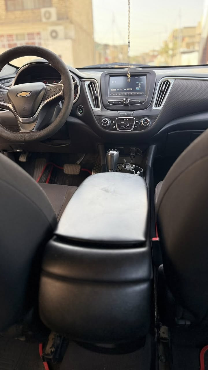 ماليبو 2017 رقم اربيل عدنا وكاله بيها سنويه منتهيه حادثها مثل ما واضح  ب صوره البنيد بي جراد ما بيها نواقص مكينه 1500 السعر 86 $ مجال حق الجيه مكان سياره بغداد ضباط البلديات 
***********
