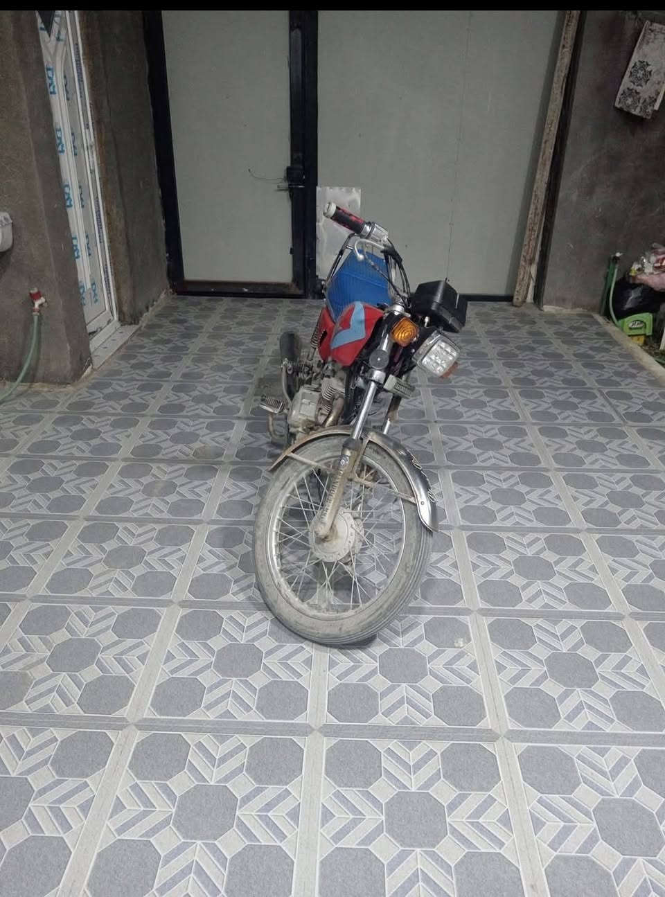 السلام عليكم دراجه للبيع موديل 2019ما مفتوحه دراجه خير من الله اوراق ضايعه السعر 400وبيها مجال العنوان بابل مسيب الحاميه


**إذا كنت صاحب هذا الإعلان وتريد حذفه لأي سبب، رجاءا أرسل رسالة إلى الدعم الفني**