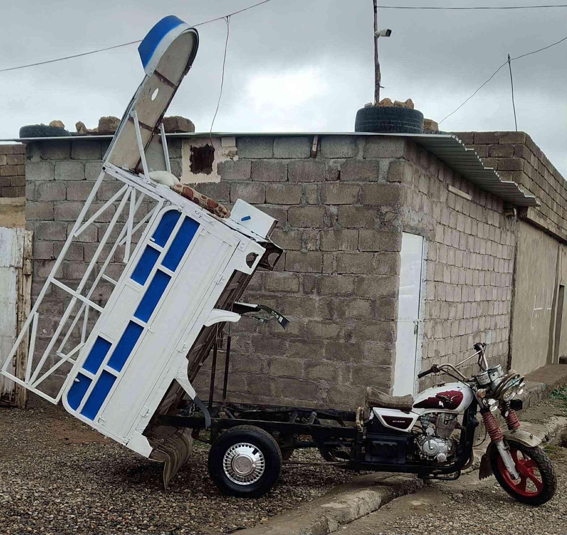 السلام عليكم ستوته للبيع شرط ركبه مابيها نكطت لحيم نكرس سلف كلشي شغال الموشراي لايتعبني 
المكان القياره قريت الحود 
السعر 950 وبيها مجال
 ***********
