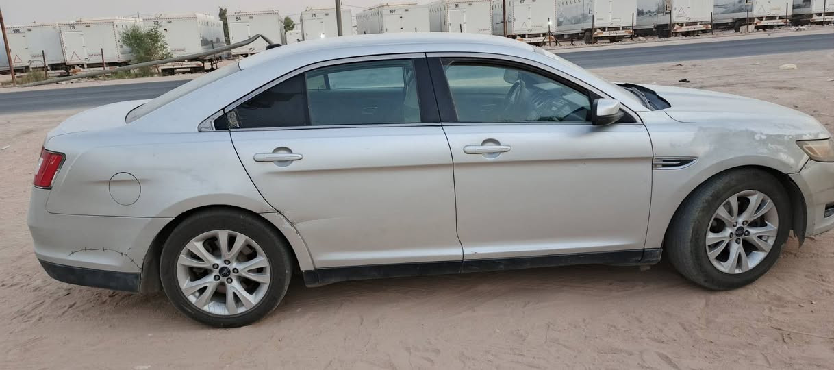 سياره فورد تورس امريكي موديل 11كير اوتوماتيك وكير عادي مكينه جديده وجميغ اغراضها الداخليه جديده تحكم استيرن كهربائيات شغااه كلها عقل جديد باور جديد مجموعة ابريك جديده فقط نقص حداديه قليل تايرات زوج جديد سنويه باسمي رقم بغداد رقم الموبايل ***********عنوان كربلا
